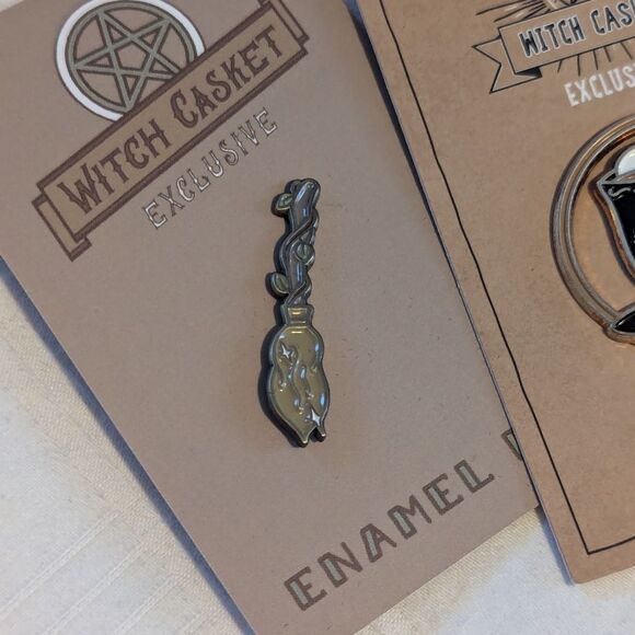 NEW Witchy Pin Bundle With Bag - Picture 3 of 6